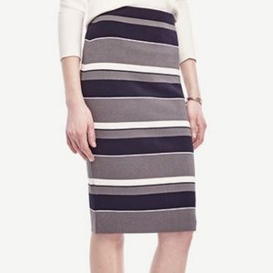 Ann Taylor Stretch Knit Striped Pencil Skirt in Navy Blue Cream & Grey, Size MP